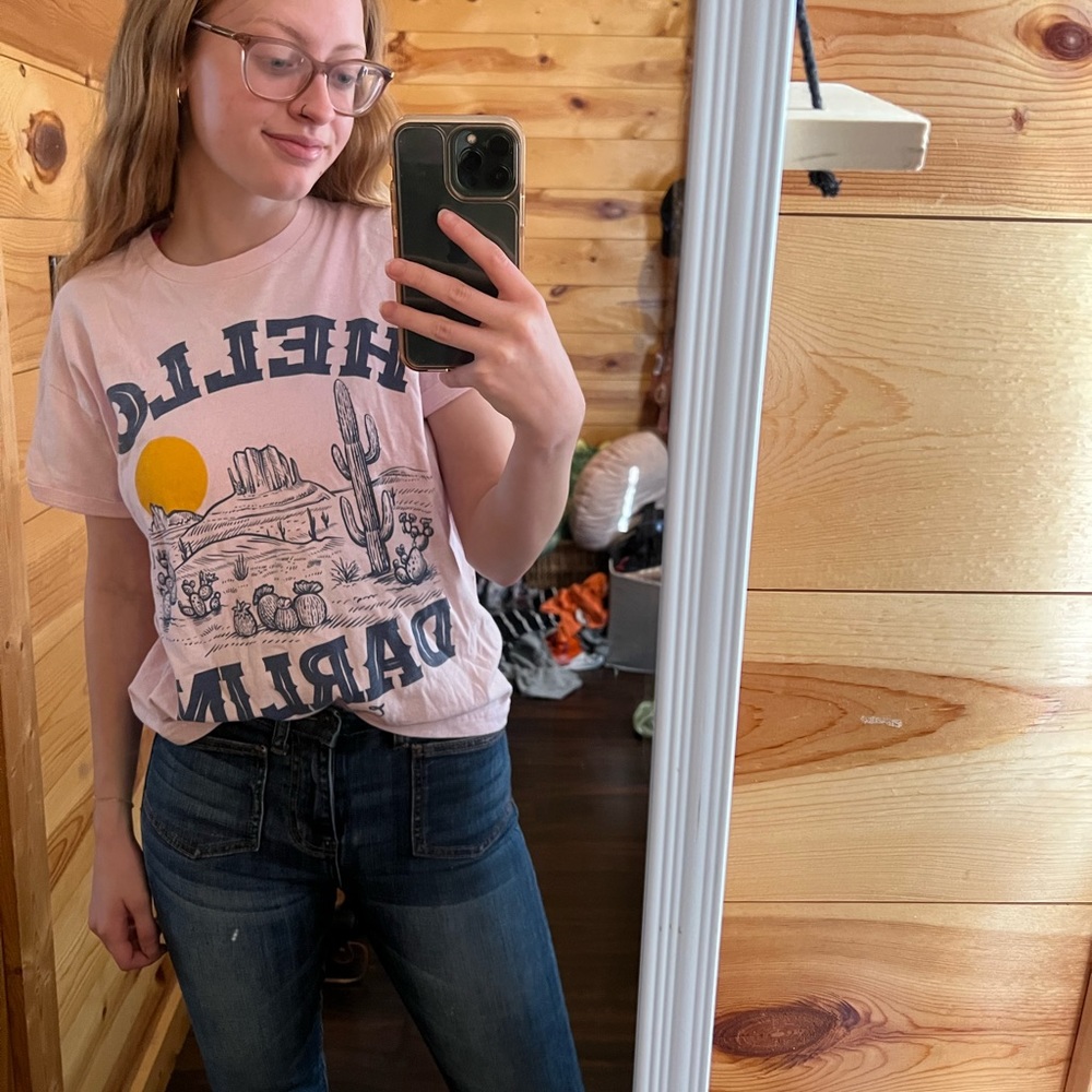 Hello Darlin Tee
